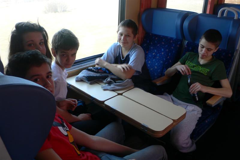 Sobotné dopoludnie nás zastihlo už vo vlaku.