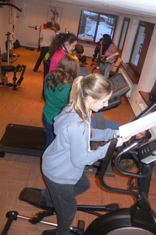 a tak si natĺkame texty do hlavy.