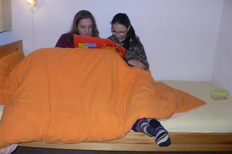 Dobre nám spolu pod perinou.