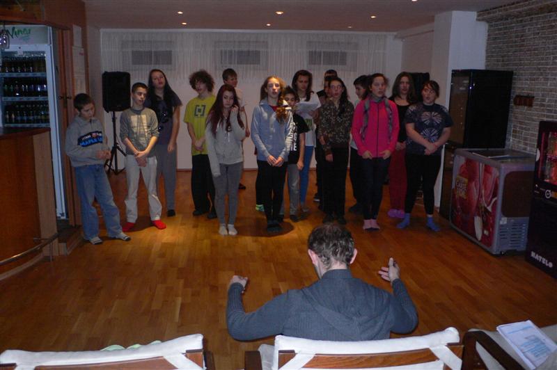 Chceme nechceme, ešte musíme. 