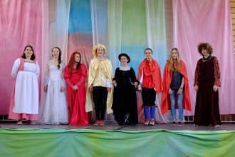 ....ôsmacká pozvánka na predstavenie....