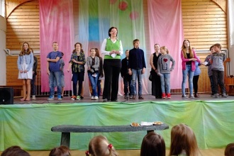 Šiestaci recitujú po latinsky.