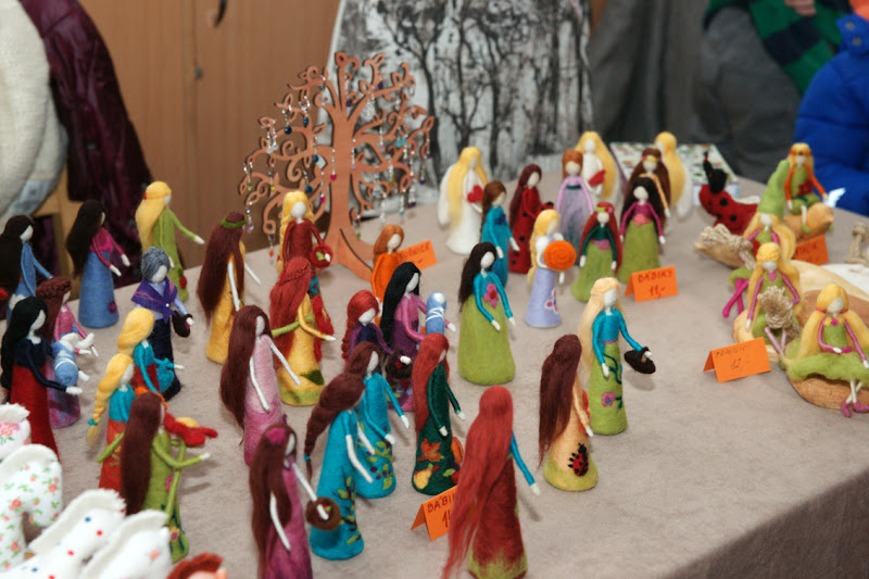 malé ukážky z pestrej ponuky -prekrásne filcované bábiky...